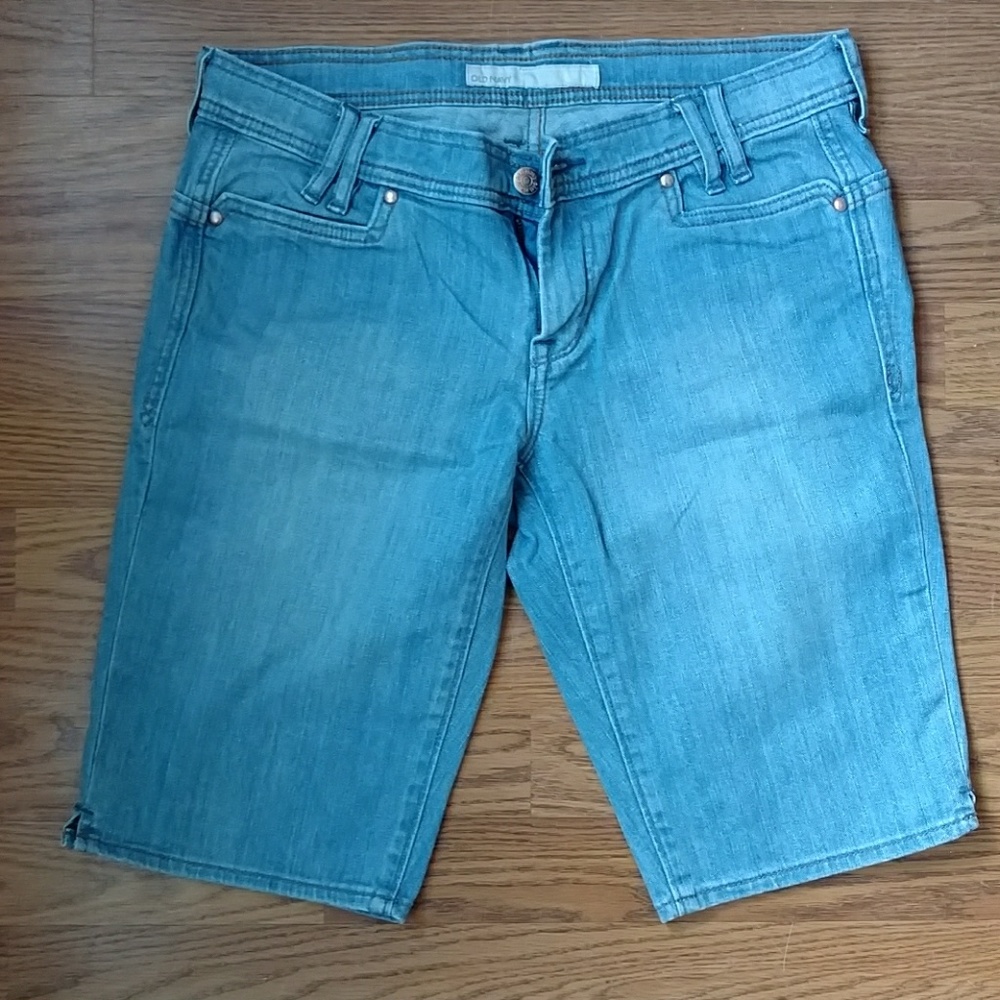 Old Navy Bermuda shorts❤️🔥bundle 5/$10🥳🍰